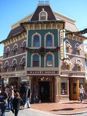 Photo of the Market House at Christmastime, decorated with holiday garlands and wreaths