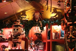 Photo of the Trader Sam bar area.