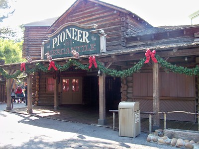 Pioneer Mercantile at Christmas